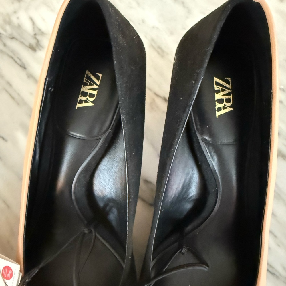 Zara Two-Tone Black and Tan Pumps - Picture 3 of 4